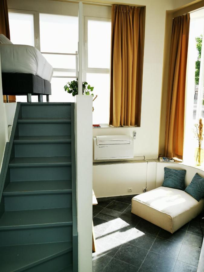 Shway - The Red With Pearls Appartement Antwerpen Buitenkant foto