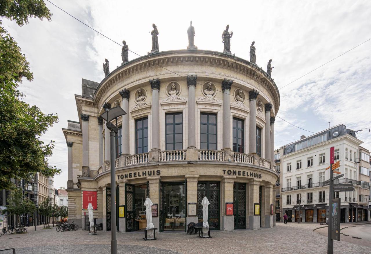 Shway - The Red With Pearls Appartement Antwerpen Buitenkant foto