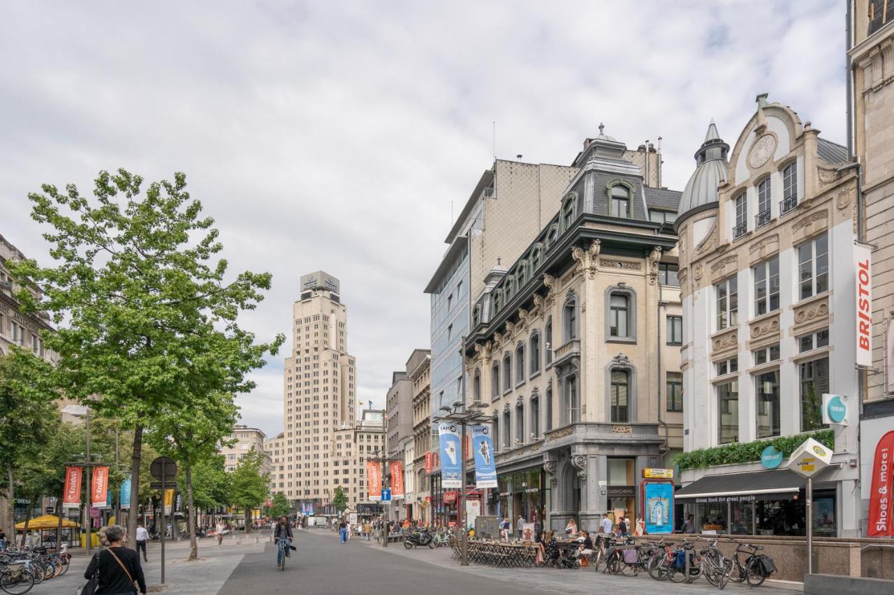 Shway - The Red With Pearls Appartement Antwerpen Buitenkant foto